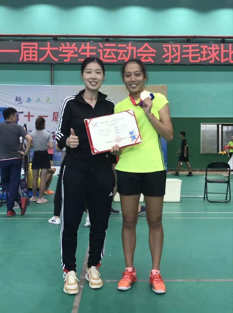 右一为林玉婷.jpg