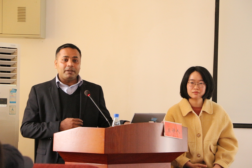 公共管理学院举办科学研究方法专题系列讲座.jpg